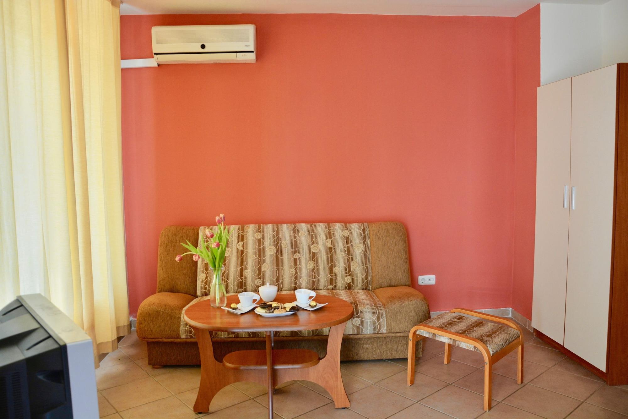 Rainbow 2 Holiday Complex Sunny Beach Exterior photo