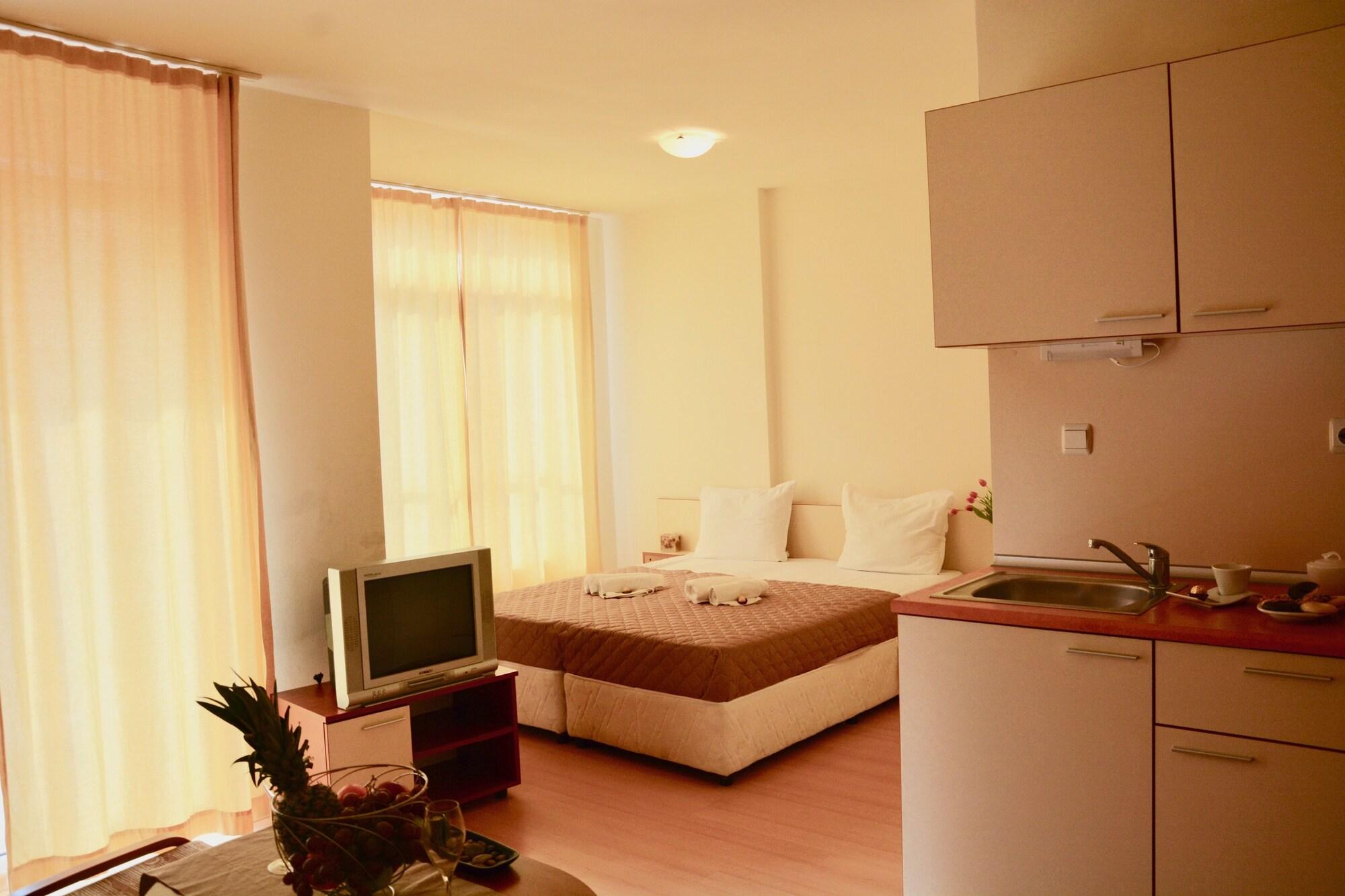 Rainbow 2 Holiday Complex Sunny Beach Exterior photo